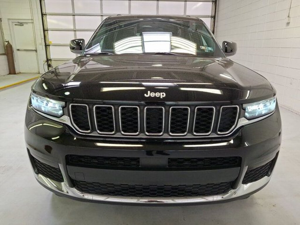 Used 2025 Jeep Grand Cherokee L Laredo SUV
