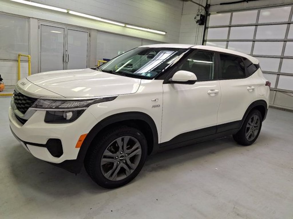 Used 2023 Kia Seltos LX SUV