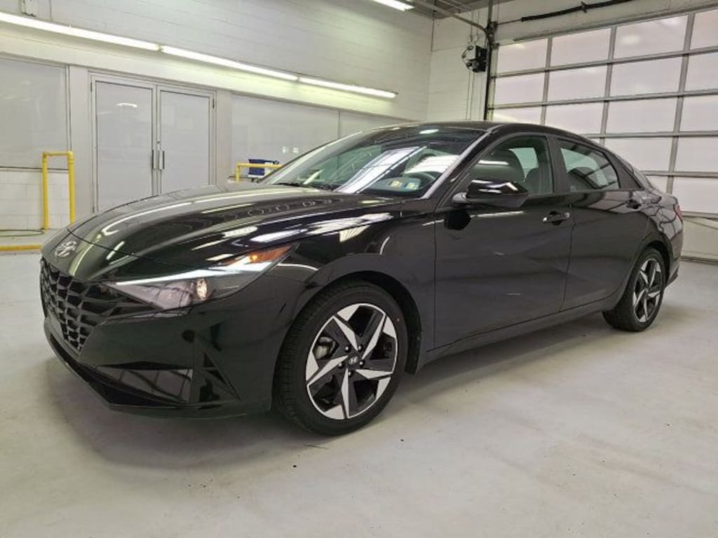 Used 2023 Hyundai Elantra SEL Sedan