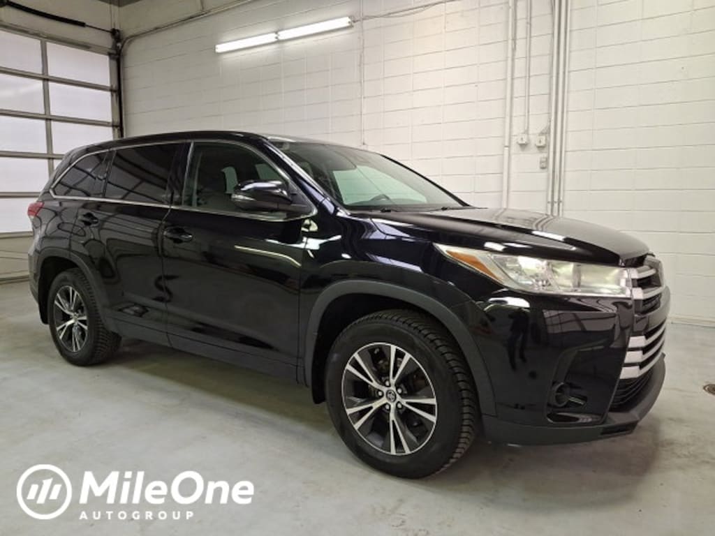 Used 2017 Toyota Highlander LE SUV
