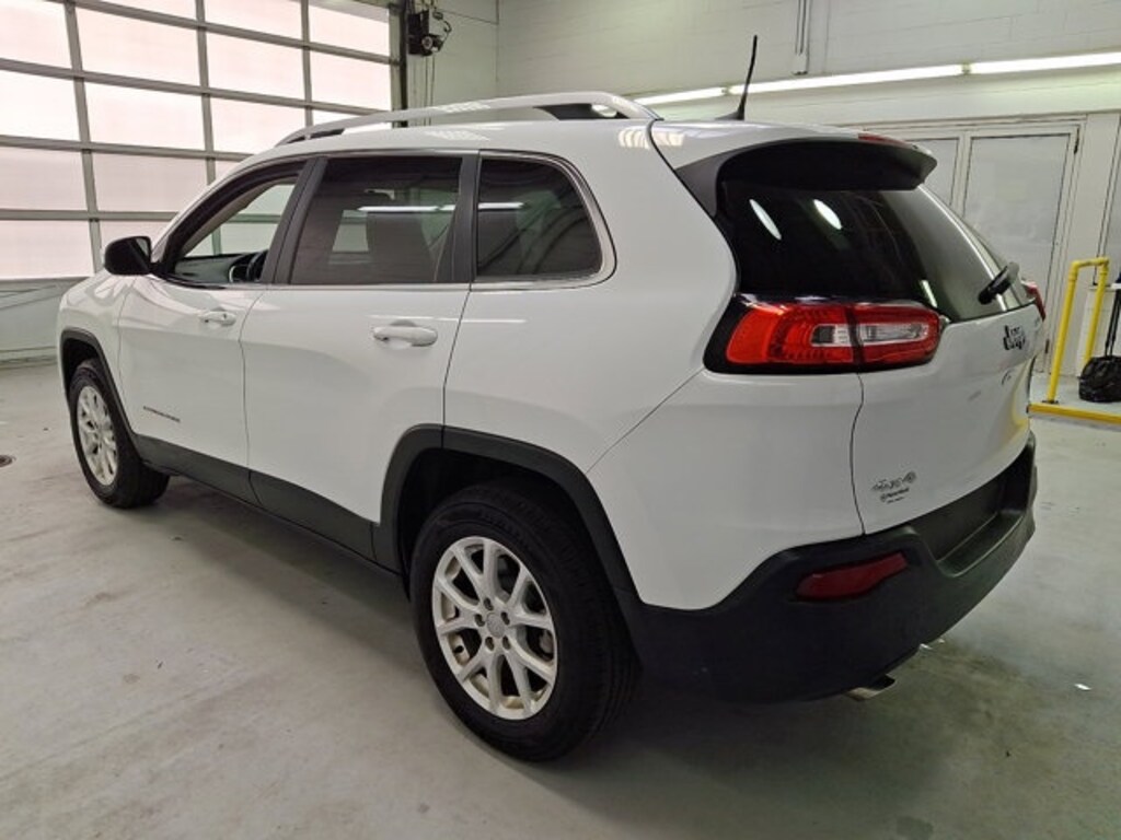 Used 2016 Jeep Cherokee Latitude SUV
