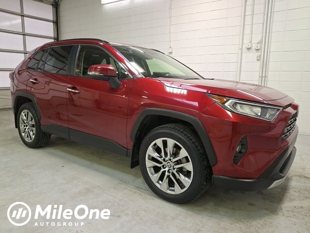 2020 Toyota RAV4 Limited's photo