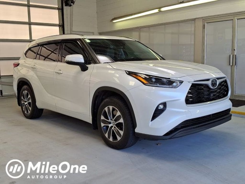Used 2021 Toyota Highlander XLE SUV