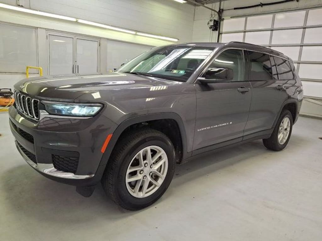 Used 2023 Jeep Grand Cherokee L Laredo SUV