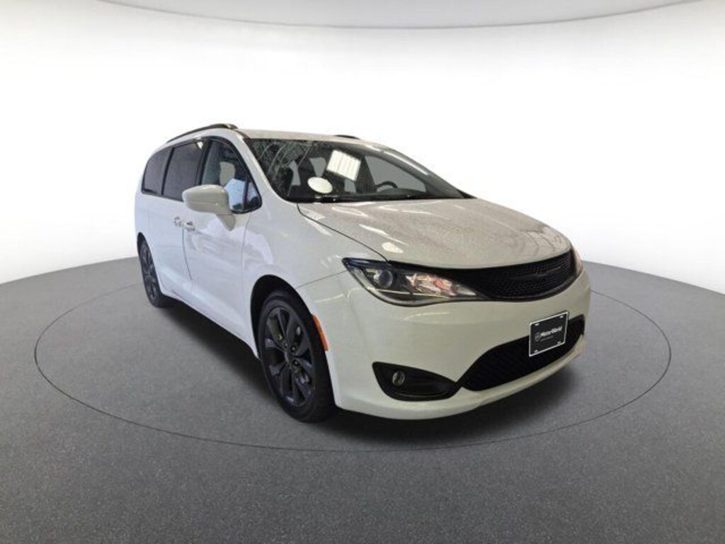 Used 2019 Chrysler Pacifica Touring L Minivan/Van