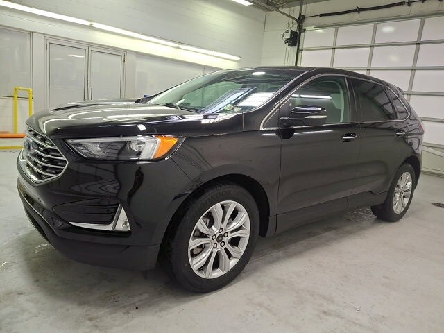 2024 Ford Edge Titanium photo 3