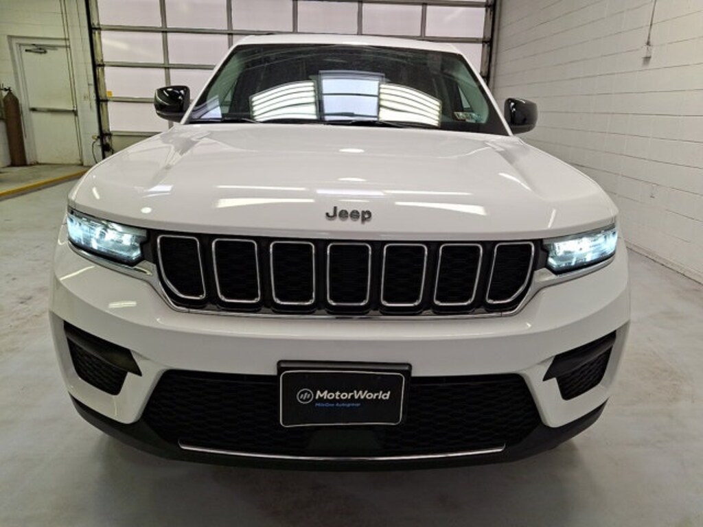 Used 2024 Jeep Grand Cherokee Laredo SUV