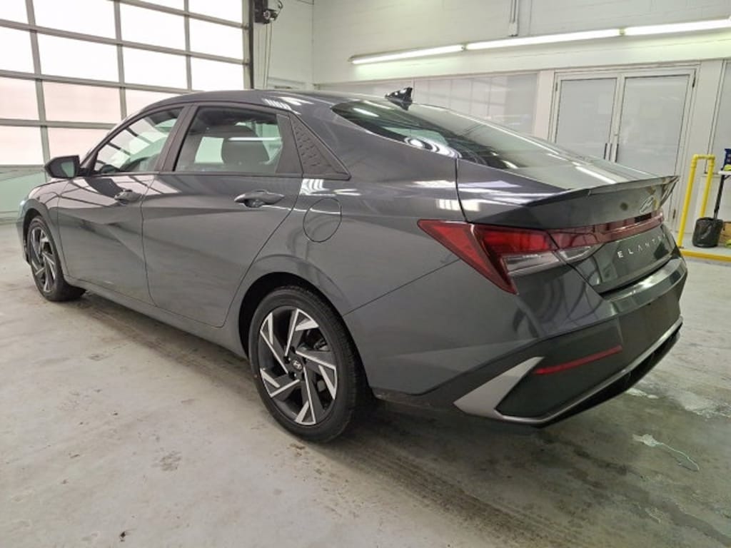 Used 2025 Hyundai Elantra SEL Sport Sedan