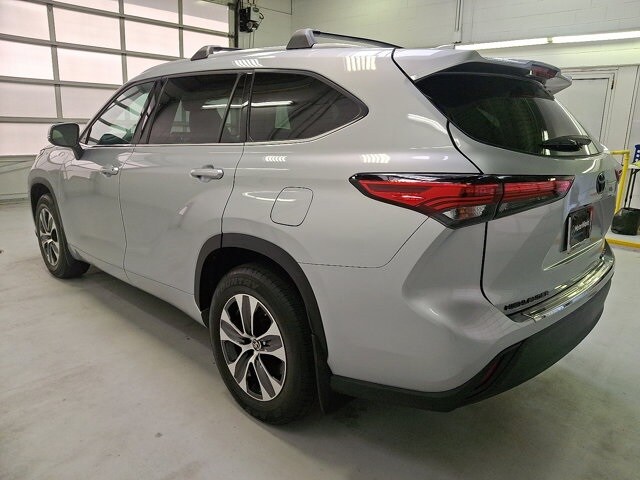 2022 Toyota Highlander XLE photo 4