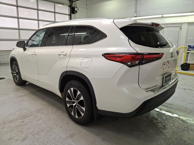 2020 Toyota Highlander XLE photo 3