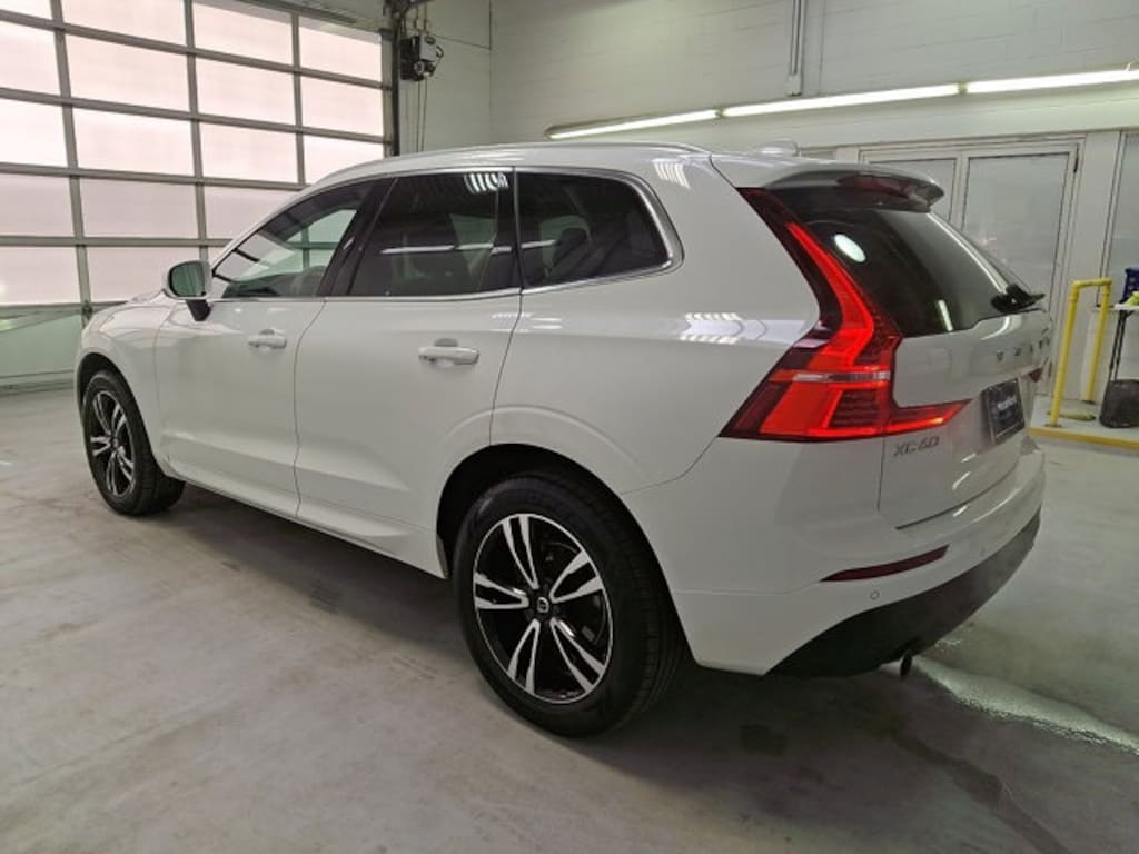 Used 2021 Volvo XC60 T5 Momentum SUV