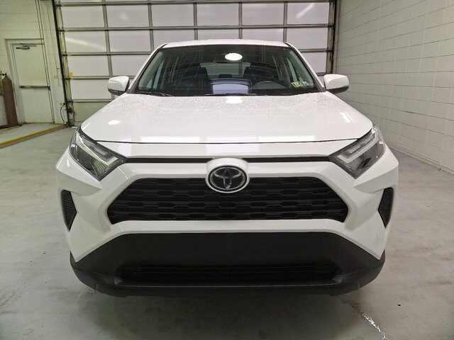 2023 Toyota RAV4 LE photo 2