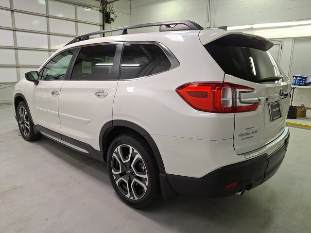 2024 Subaru Ascent Touring photo 4
