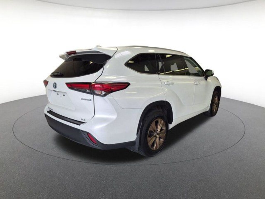 Used 2022 Toyota Highlander Hybrid Bronze Edition SUV
