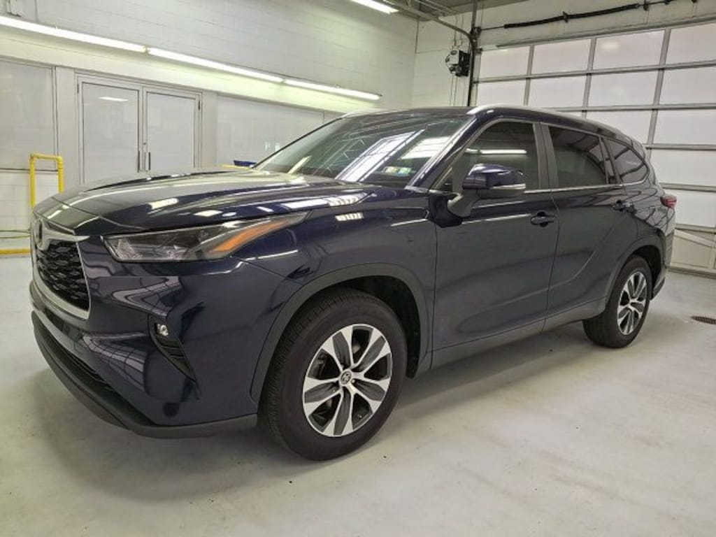 Used 2023 Toyota Highlander XLE SUV