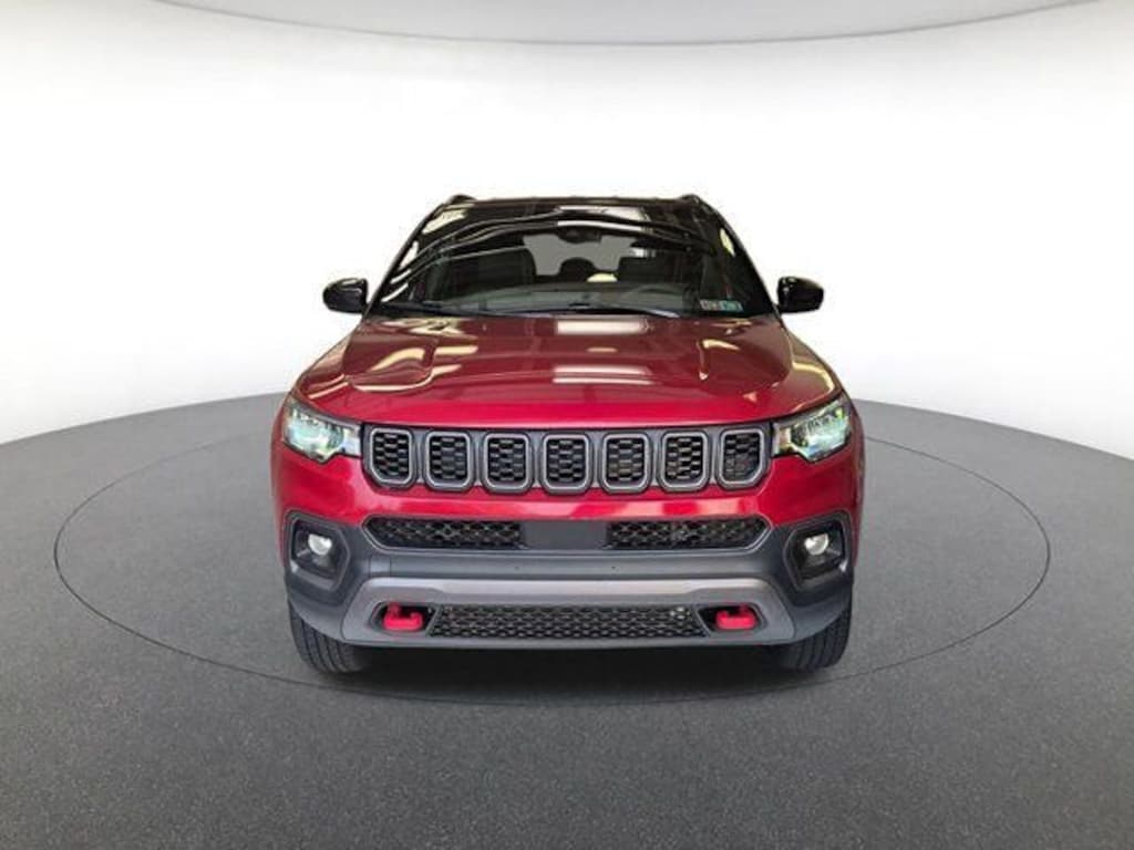 Used 2025 Jeep Compass Trailhawk SUV