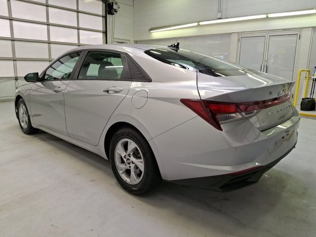 Used 2021 Hyundai Elantra SE Sedan