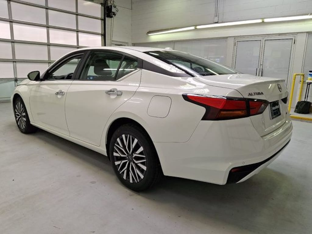 Used 2025 Nissan Altima 2.5 SV Sedan
