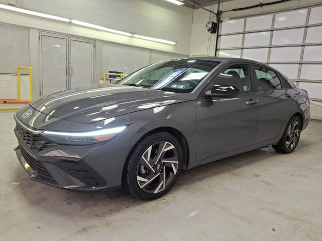 Used 2025 Hyundai Elantra SEL Sport Sedan