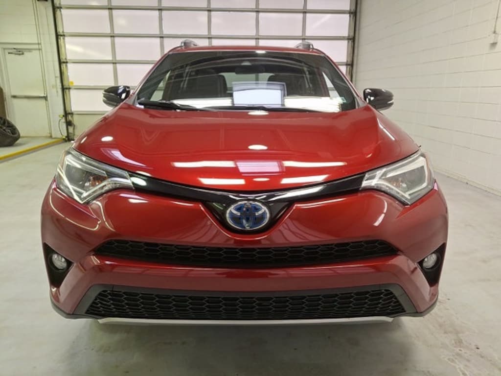 Used 2018 Toyota RAV4 Hybrid SE SUV