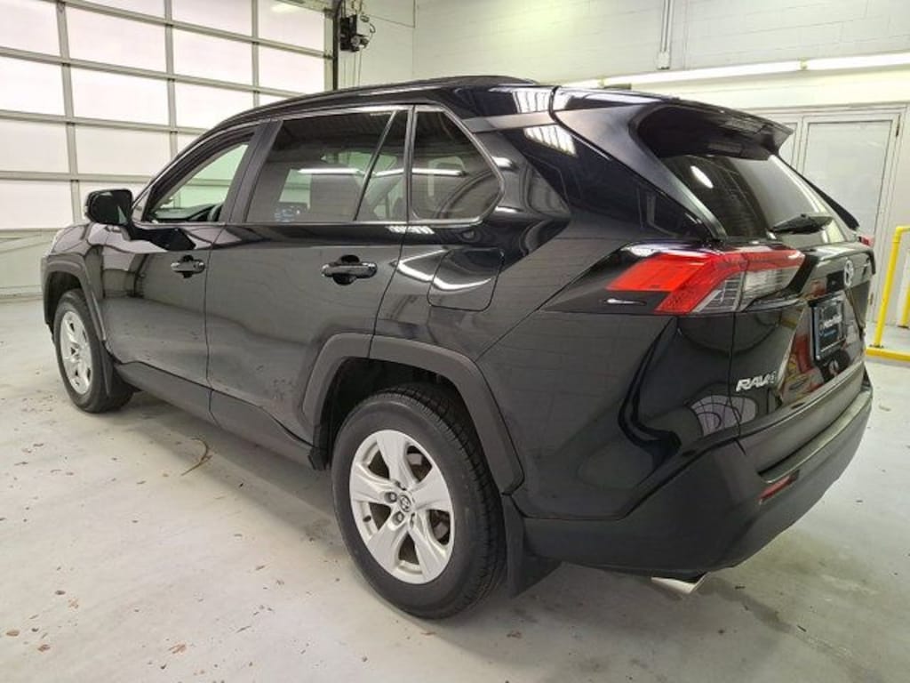 Used 2020 Toyota RAV4 XLE SUV