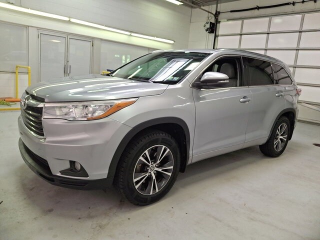 2016 Toyota Highlander XLE photo 3