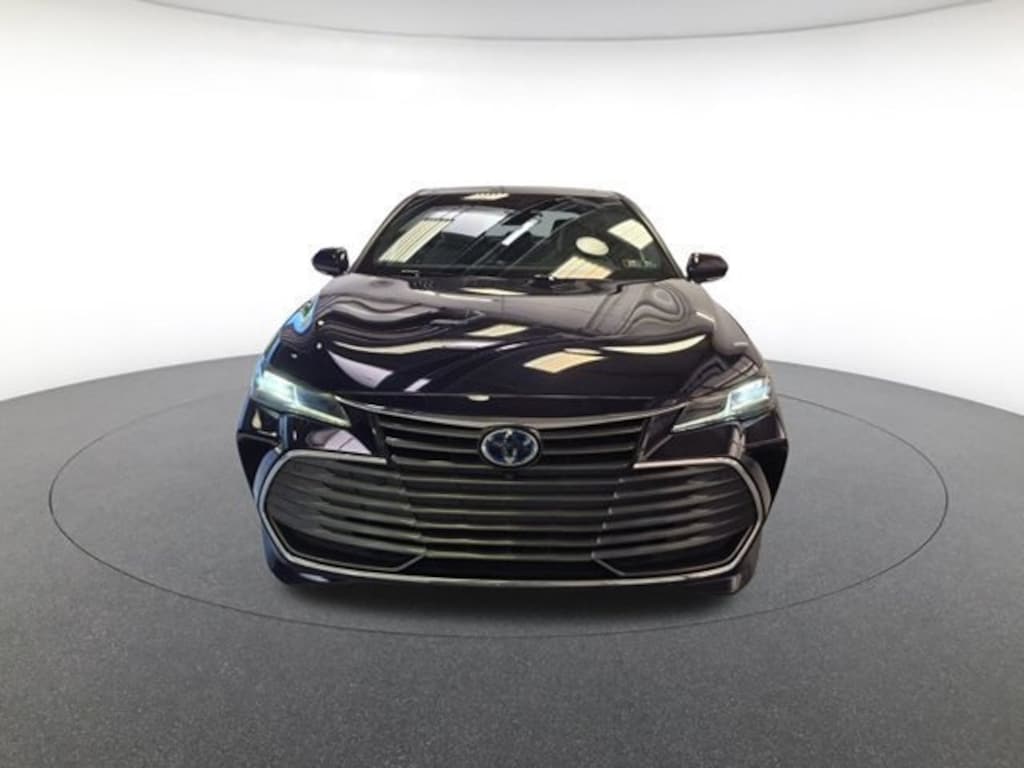 Used 2022 Toyota Avalon Hybrid Limited Sedan