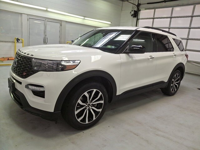 2022 Ford Explorer ST photo 2