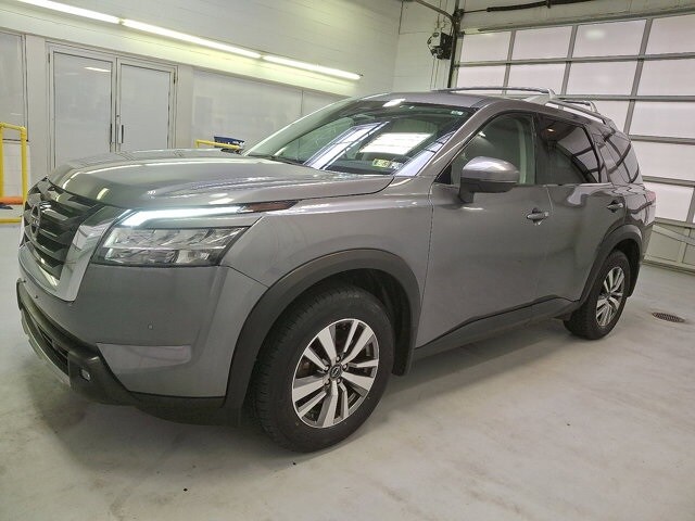 2022 Nissan Pathfinder SL photo 3