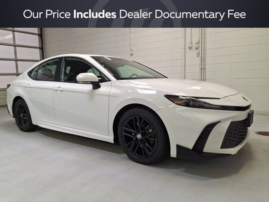 Used 2025 Toyota Camry SE Sedan
