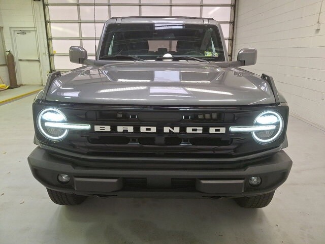 2024 Ford Bronco Outer Banks photo 2