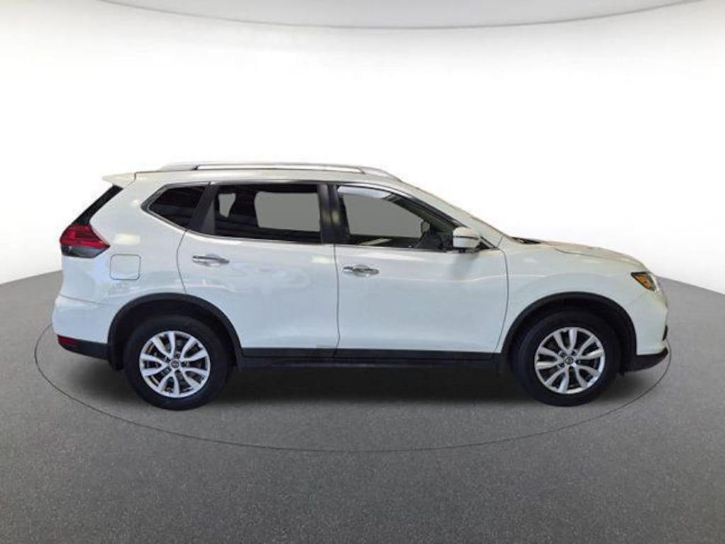 Used 2017 Nissan Rogue SV SUV