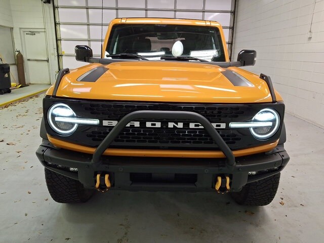 2021 Ford Bronco First Edition photo 2
