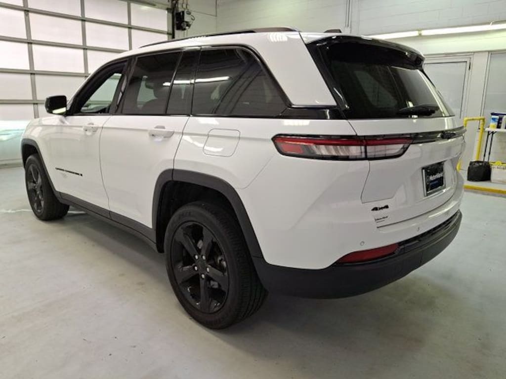 Used 2023 Jeep Grand Cherokee Altitude X SUV