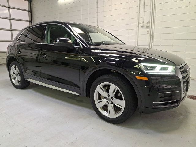 2019 Audi Q5 2.0T quattro S tronic Premium Plus's photo