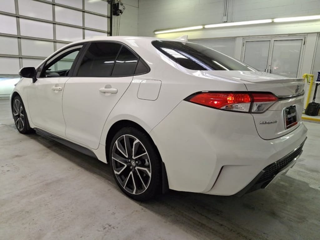 Used 2020 Toyota Corolla SE Sedan