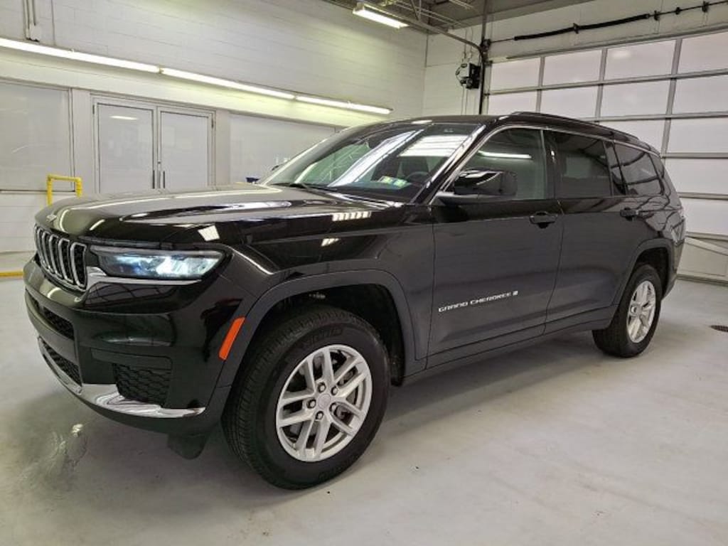 Used 2025 Jeep Grand Cherokee L Laredo SUV
