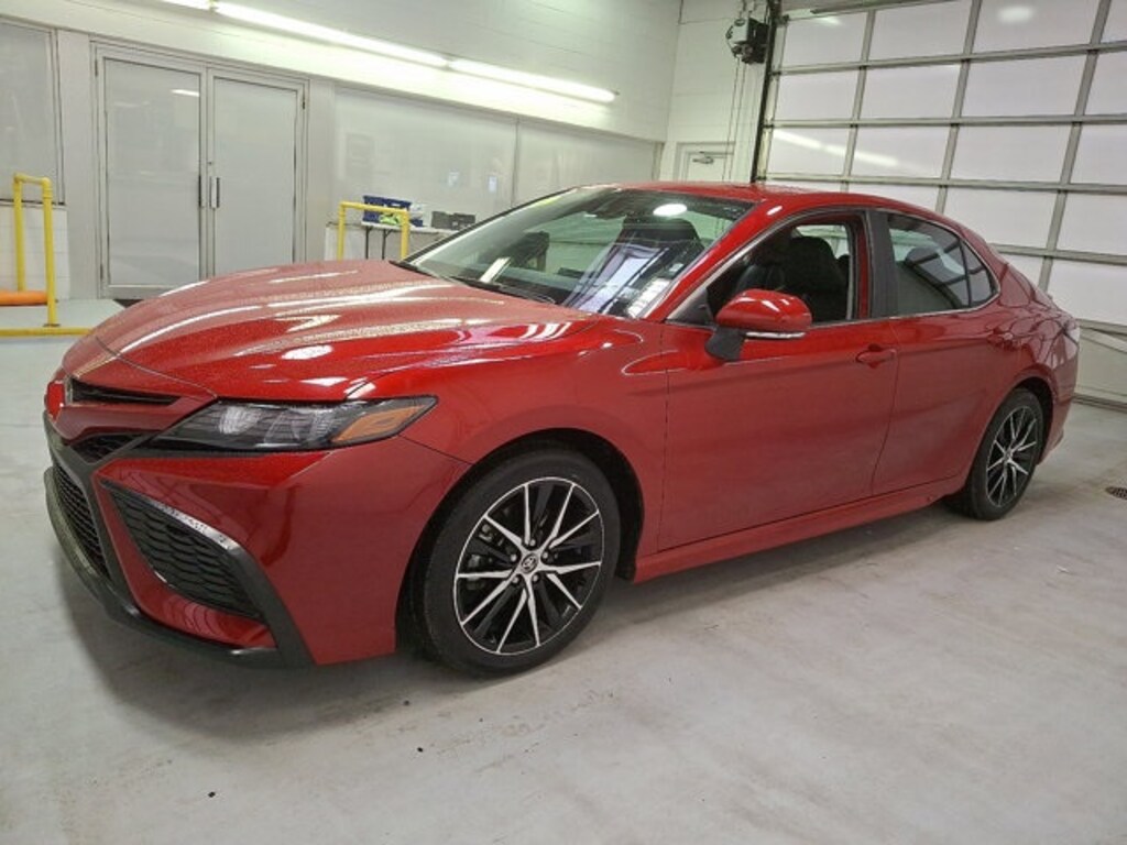Used 2022 Toyota Camry SE Sedan