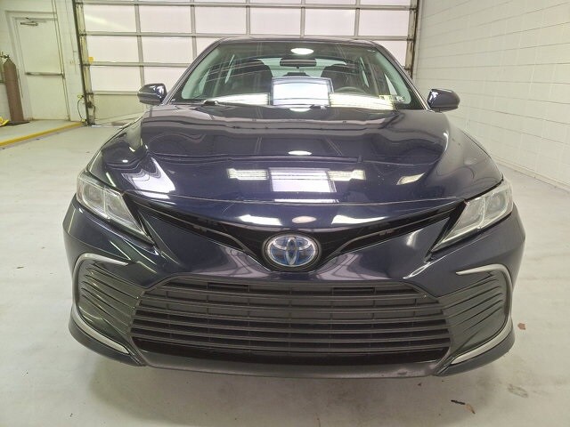 2021 Toyota Camry Hybrid LE photo 2