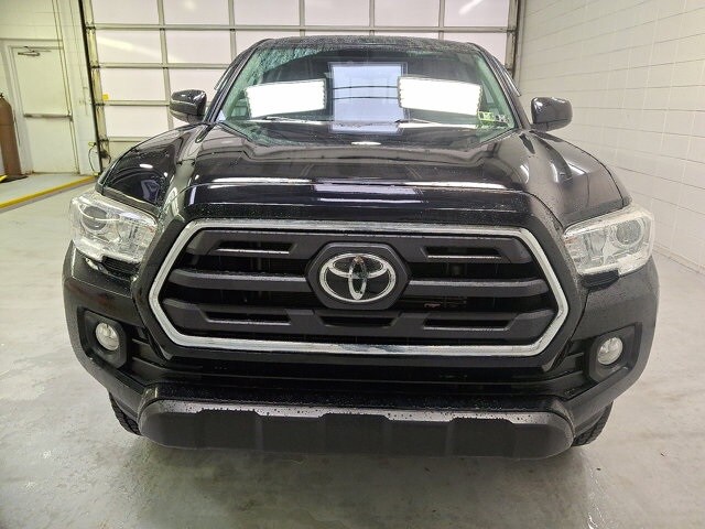 2019 Toyota Tacoma SR5 photo 2