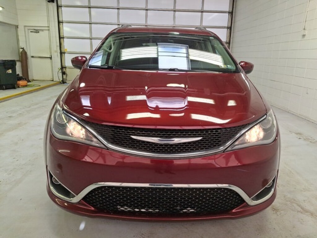 Used 2017 Chrysler Pacifica Touring L Minivan/Van