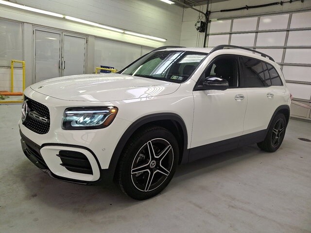 2025 Mercedes Benz GLB 250 4MATIC photo 3