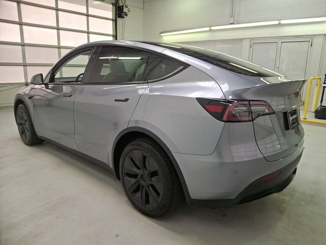 2024 Tesla Model Y Long Range photo 4