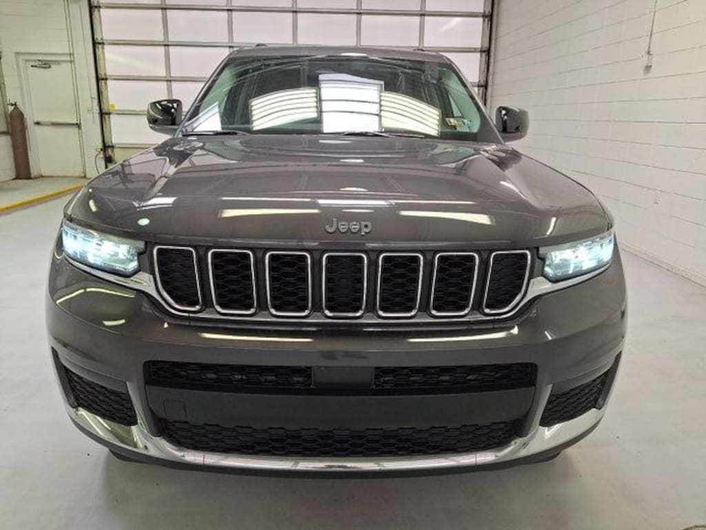 Used 2023 Jeep Grand Cherokee L Laredo SUV