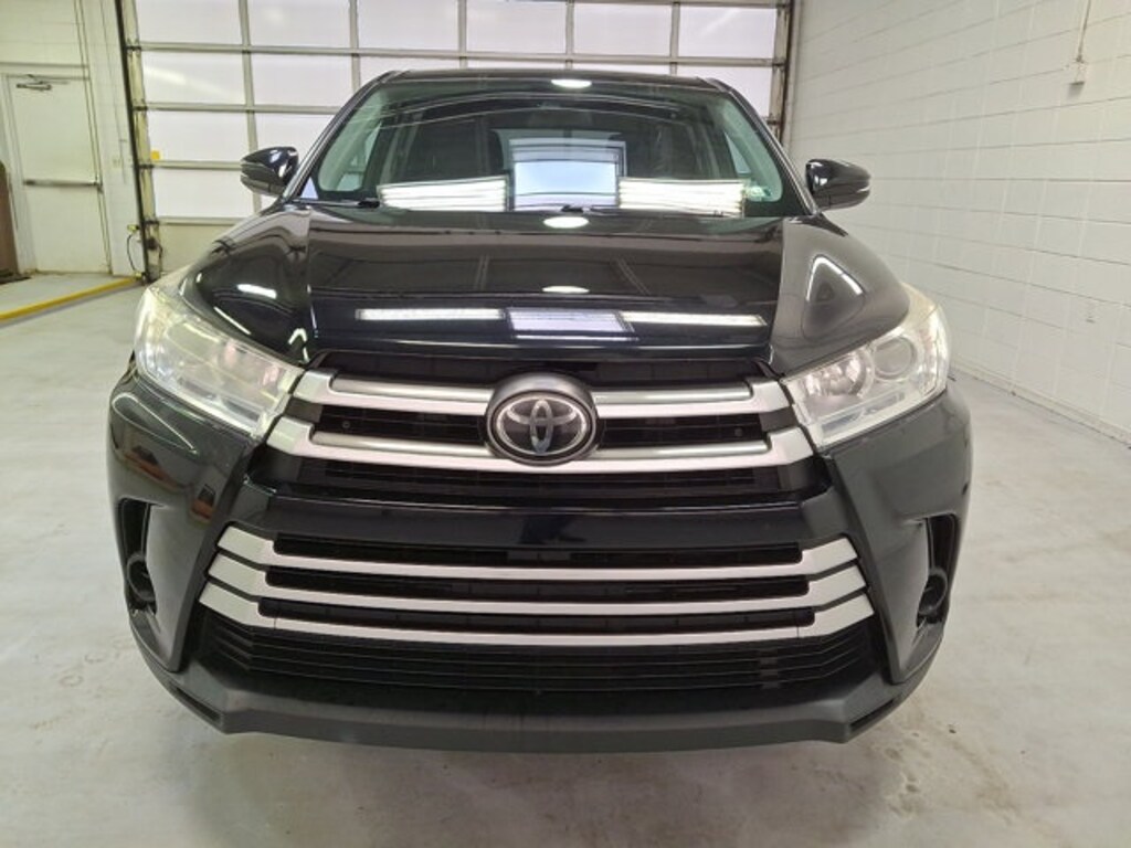 Used 2017 Toyota Highlander LE SUV