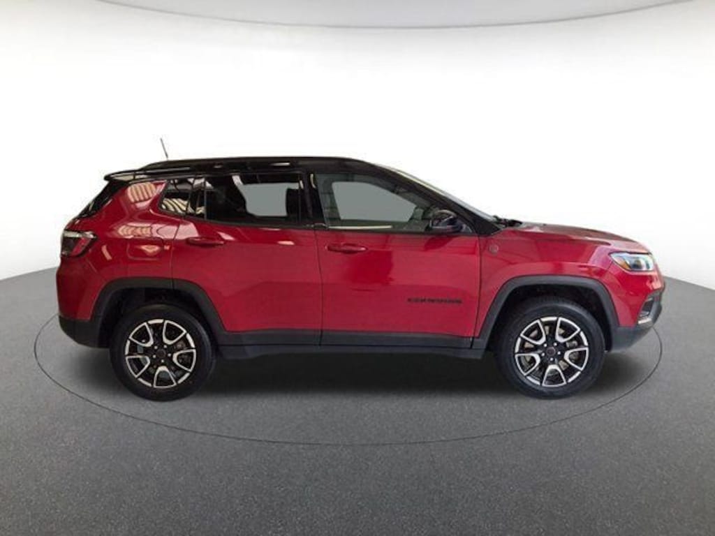 Used 2025 Jeep Compass Trailhawk SUV