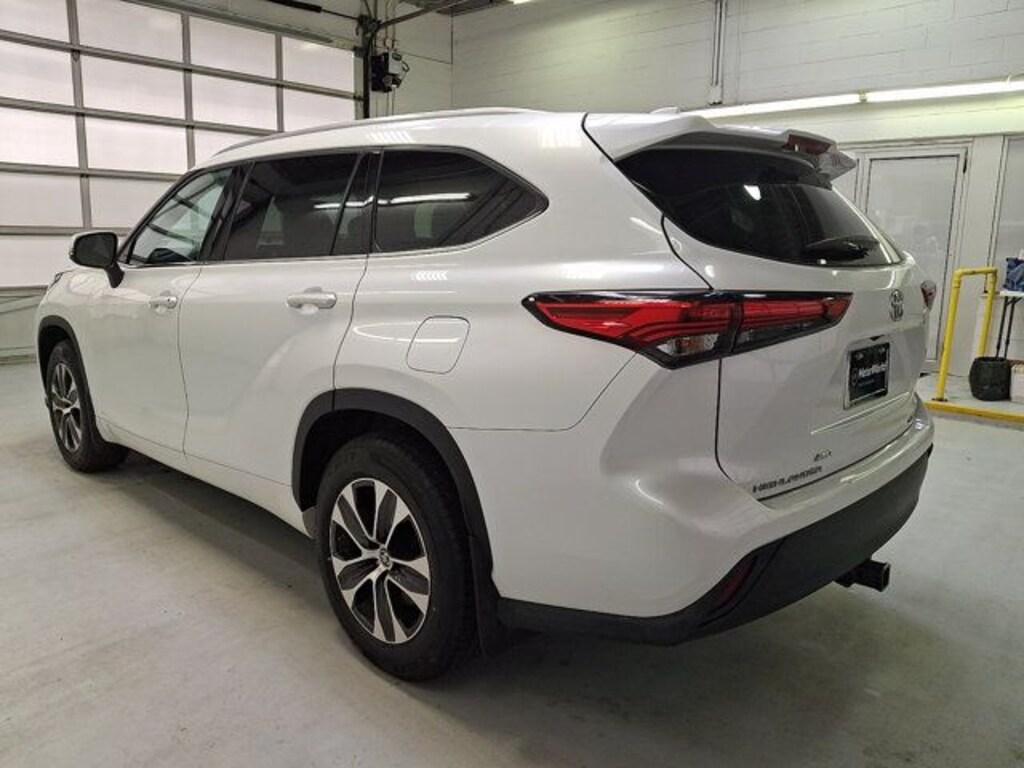 Used 2022 Toyota Highlander XLE SUV