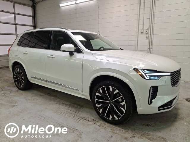 2025 Volvo XC90 Plus's photo