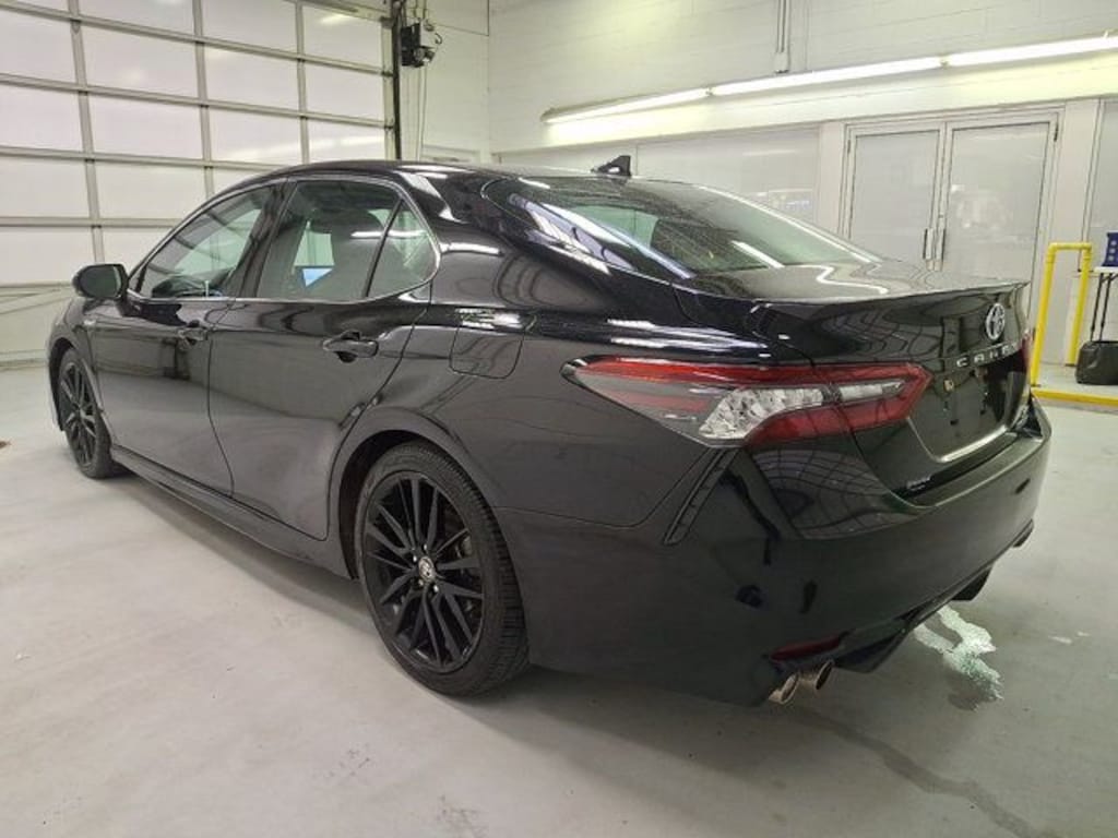 Used 2021 Toyota Camry Hybrid XSE Sedan