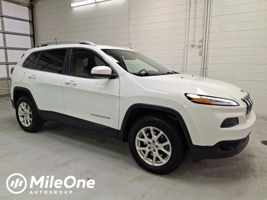 Used 2016 Jeep Cherokee Latitude SUV